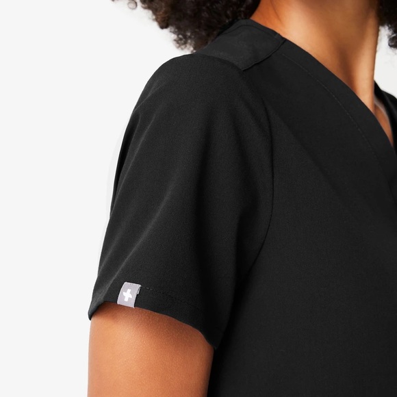 Casma™ Three-Pocket Scrub Top - Picture 3 of 5